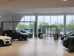 -上海冠松华奥奥迪4S店(张江店)
