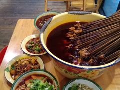 -拈签一笑黄牛肉辣卤串串