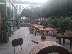 -莉莉家的音乐花园餐吧(航空路店)