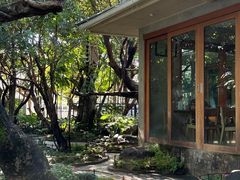 -Chom Cafe and Restaurant