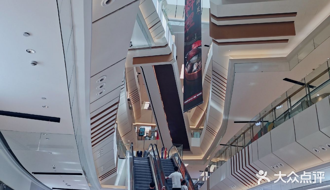 购物｜这么好逛的商场居然没有人[偷笑][偷笑]