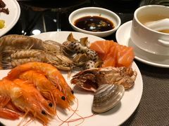 -大中华希尔顿酒店-念自助餐·嗨啤·小龙虾