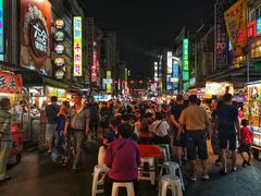 -六合夜市