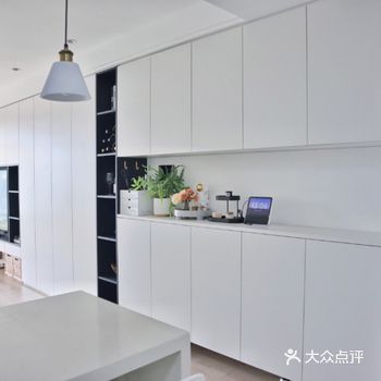 入户鞋柜电视一面墙，实用性超强的热血设计！