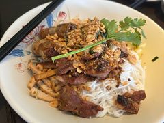 -大头虾越式风味餐厅(光明广场店)