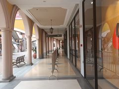 -首创奥特莱斯(西安店)