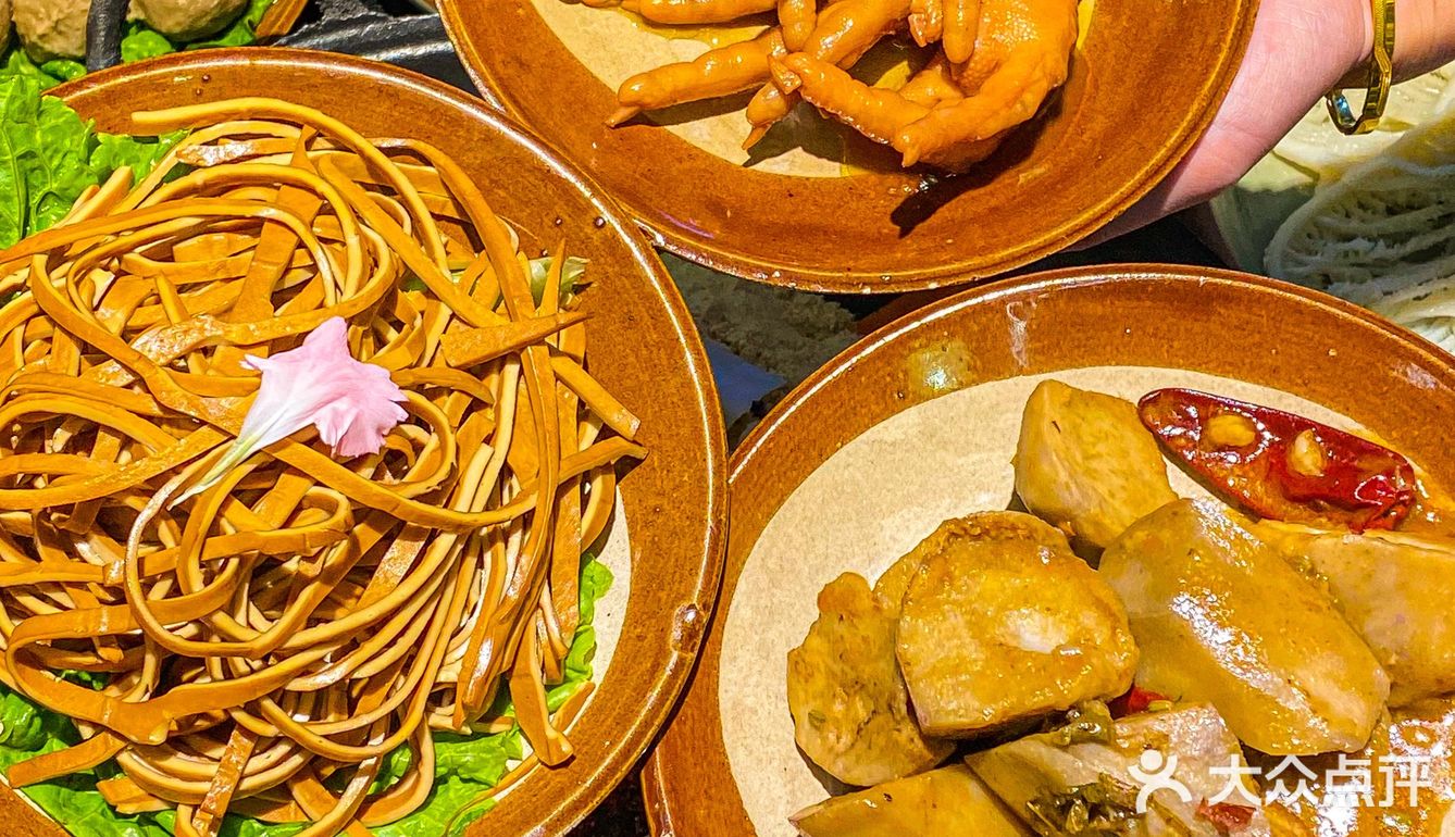 穿城三十公里也要来吃的老火锅！五彩冰粉绝绝子！