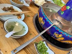 -毛辣果·贵州红酸汤牛肉火锅(西单店)
