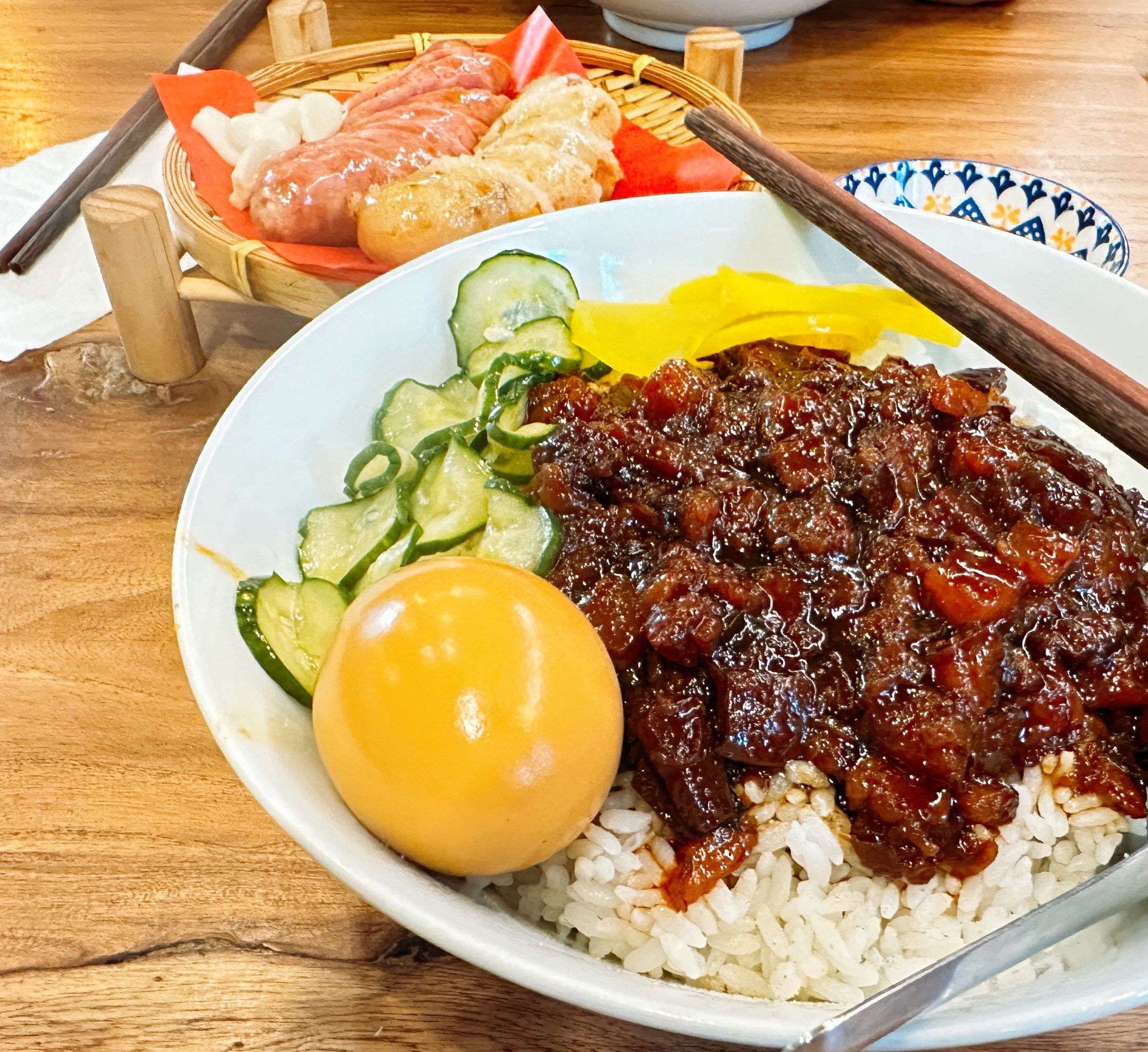 捡角一家专门做台湾卤肉饭的店铺