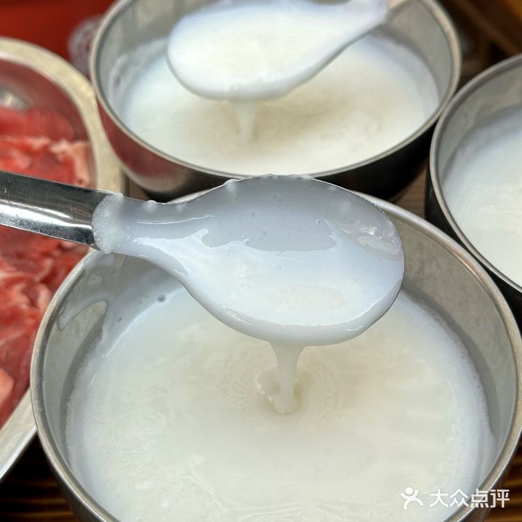 西安城墙边，穷鬼也能吃得起的牛肉火锅（人均3