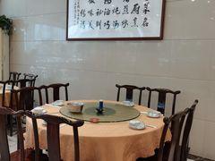 餐具摆设-正宗鸡饭粤香酒家(朱村店)
