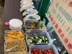 自助取餐区-老表牌·蛙蛙鸡冷锅鱼(成都东站店)