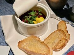 -弦月窗LUNETTE BY AMANDA(复兴路店)