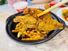 姜辣凤爪烧猪蹄-江城燕子大排档(江汉路步行街店)