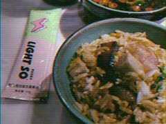 广式腊味煲仔饭-狐狸爱上椰子鸡(滨江星光大道店)