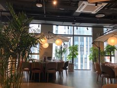 大堂-日进一片海.生腌海鲜火锅.宵夜烧烤(三里屯总店)