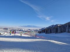 -丝绸之路山地度假区滑雪场