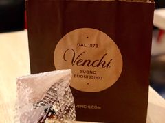 -VENCHI 闻绮(上海佛罗伦萨小镇店)