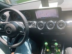 -上海星瀚奔驰4S店(红柳路店)