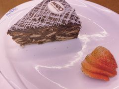 榛果蛋糕-MADO冰淇淋咖啡馆(淘金店)