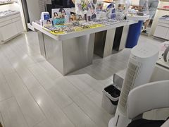 -视野联行眼镜蔡司·依视路官方授权店(顺城店)