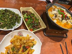 -老滇山寨•云南特色菜•地方菜•民族风情歌舞表演(金碧店)