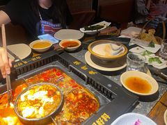 -老牌坊云南鱼豆花火锅(哈西万达店)
