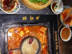 -老牌坊云南鱼豆花火锅(哈西万达店)