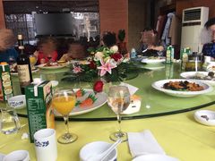 -忆江南酒店(交通大学咸宁路地铁站店)