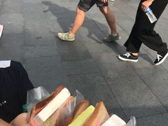 -詹爷爷乌节路街头冰淇淋