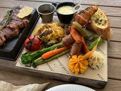 -Mark&Mars Restaurant