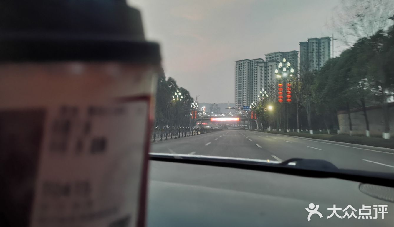 霸王茶姬莱茵店爱情故事