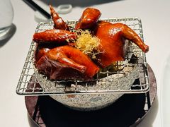 招牌脆皮乳鸽-悦轩中餐厅·高空江景·杭州柏悦酒店