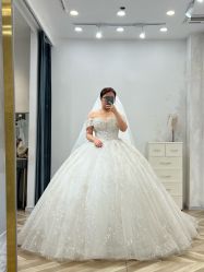 -予白婚纱礼服馆