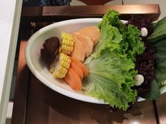 -洪氏嗨捞·广东猪肚鸡·椰子鸡火锅(西咸万象城店)