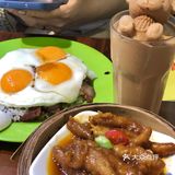 在武汉的烧味餐厅[调皮]
