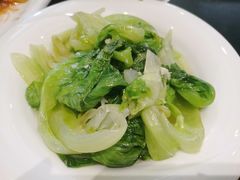 蒜泥生菜-河畔春天时尚餐厅