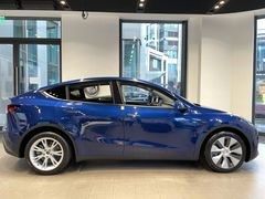 -TESLA 特斯拉(上海太古汇体验店)