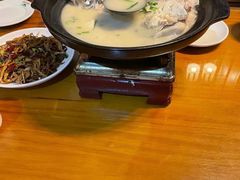 -临江餐馆二楼美食部落