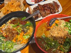 -爆炸头阿姨小四川正宗川味小吃(无任何分店)