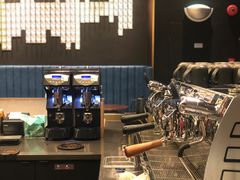 -星巴克臻选(上海虹桥新天地三店)