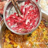 成都美食冒险！苍蝇馆子里的美味牛肉火锅！