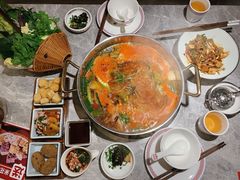 -野山舂·贵州现舂酸汤牛肉(民生路店)