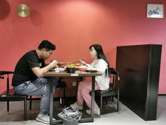 -虾弄弄海派小龙虾·牛羊蝎子火锅