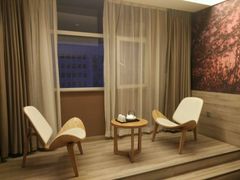 -西安大雁塔科技大学地铁站亚朵酒店