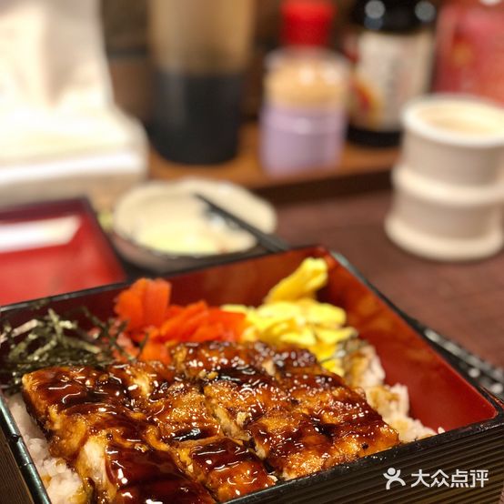 虹鳗亭(钱湖北路店)