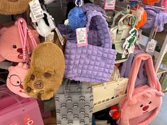 -名创优品(万达广场河东店)