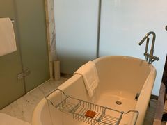 大浴缸-上海滴水湖皇冠假日酒店