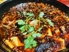 -鸿顺老铁锅美蛙鱼府(解放碑店)