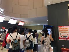 排队入场-汉阳天河电影城(王家湾店)
